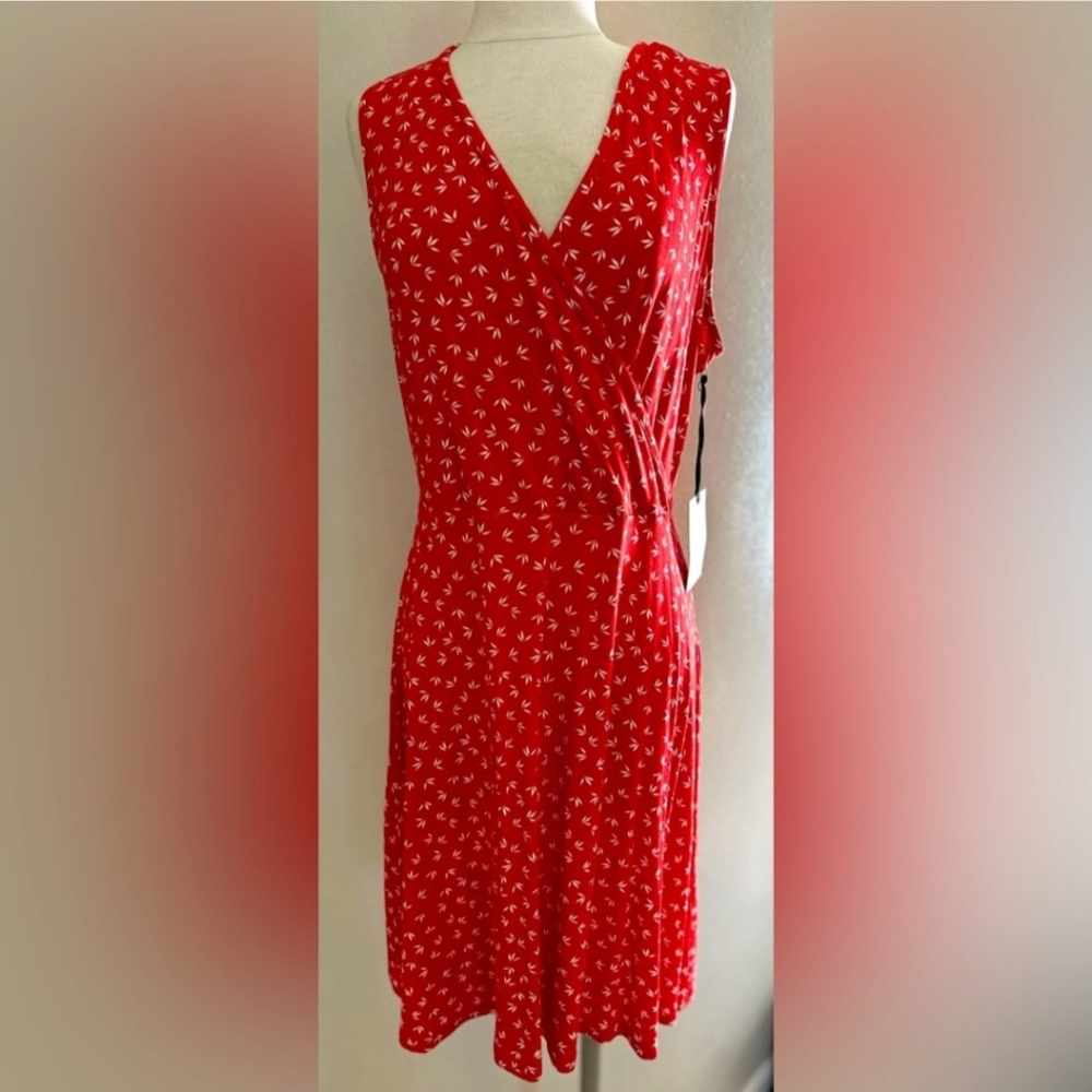 Women’s sleeveless dress